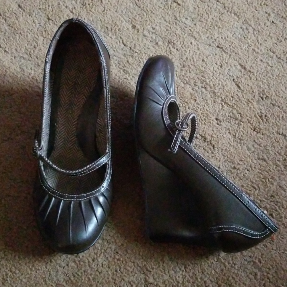 Brown wedges